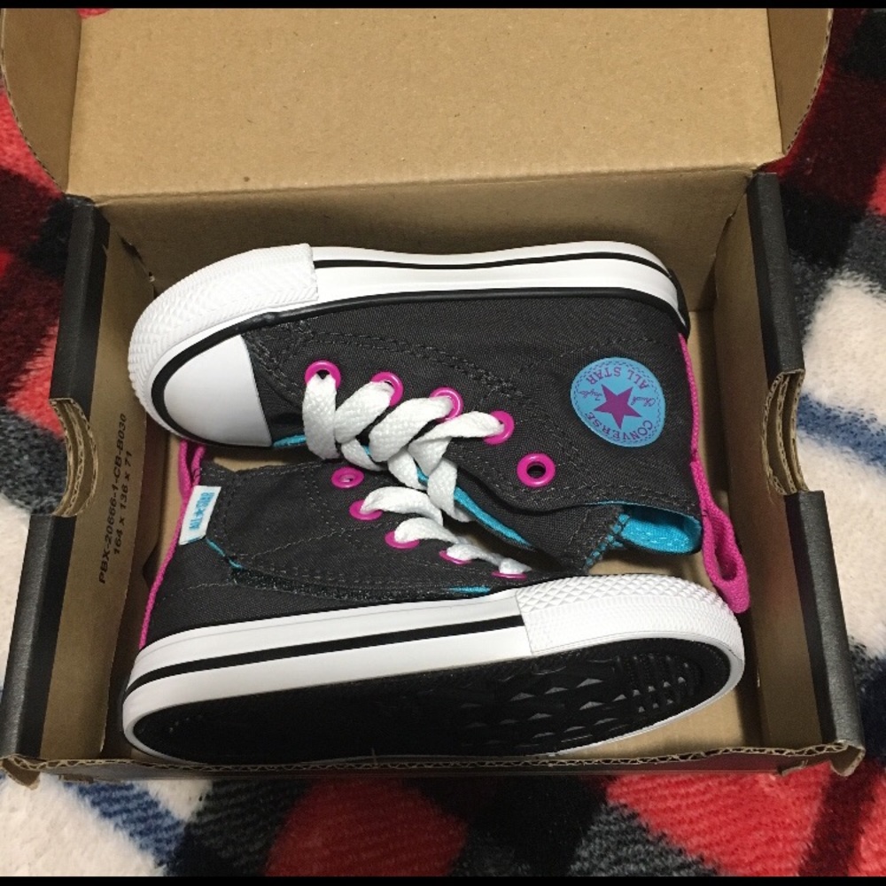 ***SOLD***Chuck Taylor All Star Hi-Top Converse - Picture 4 of 8